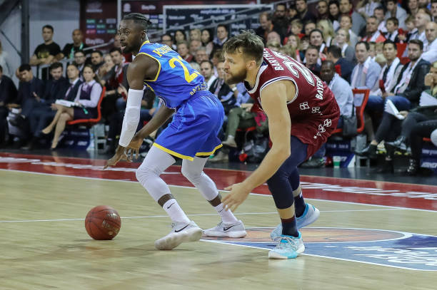 个人表现极 个人表现极