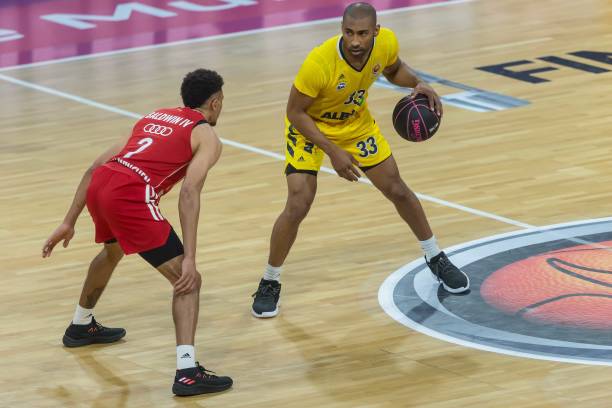 但他的个人 但他的个人